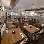 Royal Oak Hotel