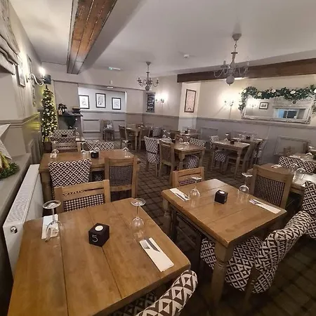 Royal Oak Braithwaite Hotel